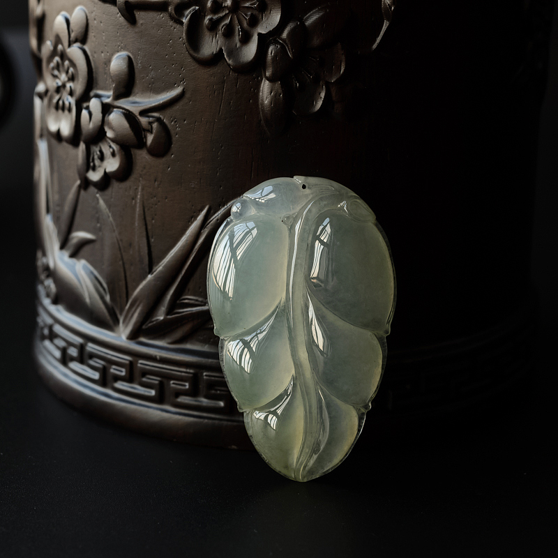 冰糯种翡翠叶子吊坠-红掌柜