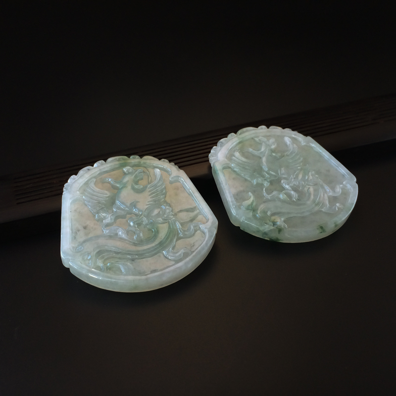 糯种浅绿翡翠龙凤牌-红掌柜