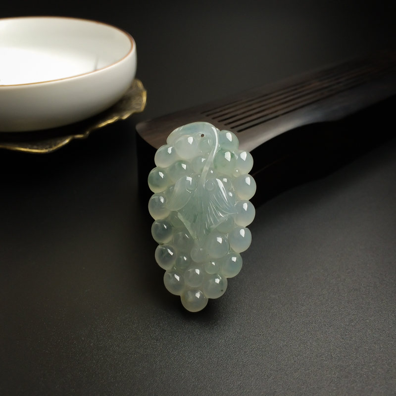 糯种飘花翡翠吊坠-红掌柜