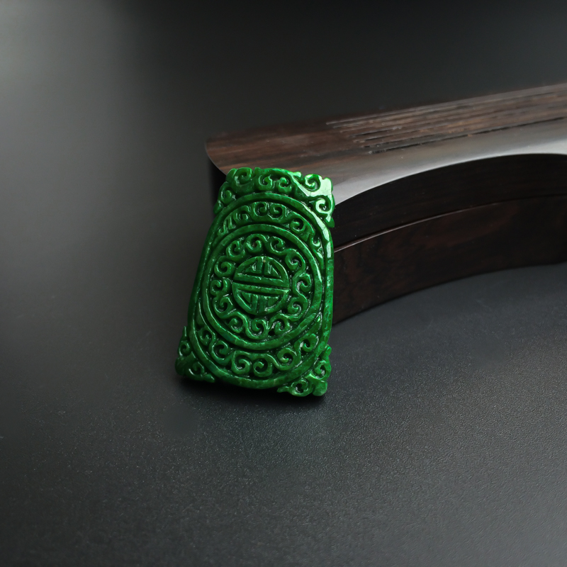 干青种翡翠寿牌-红掌柜