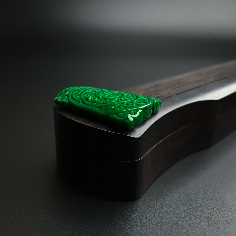 干青种翡翠吊坠-红掌柜