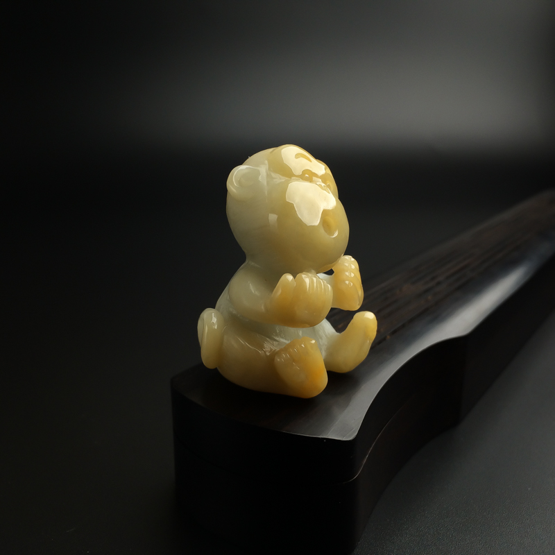 飘黄翡翡翠猴子吊坠-红掌柜