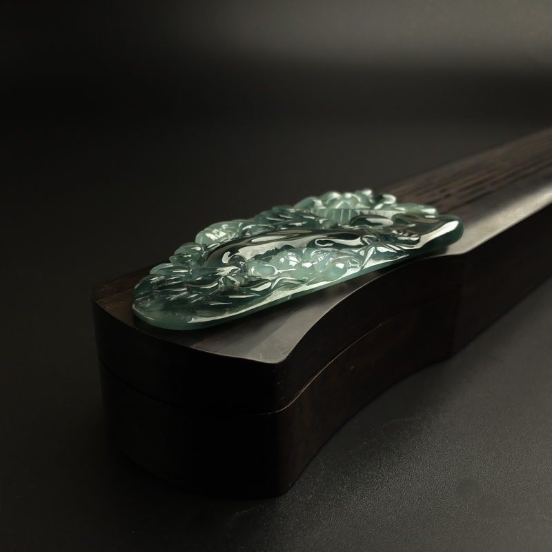 冰糯种油青翡翠吊坠-红掌柜