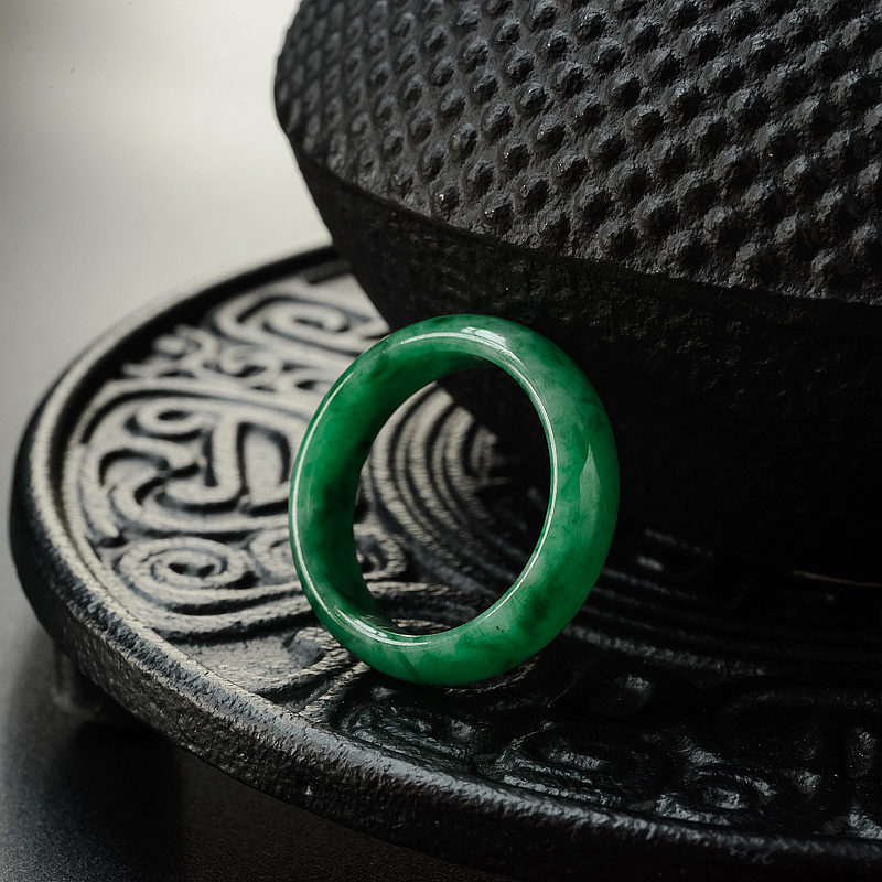 天然糯种飘翠翡翠指环-红掌柜