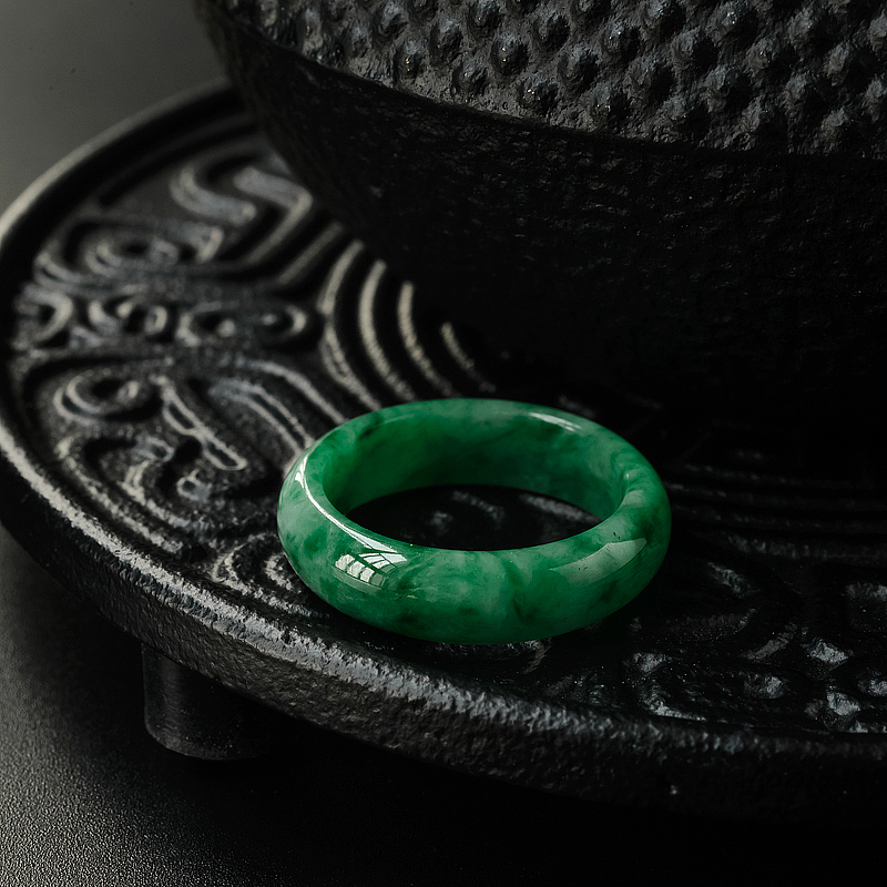 天然糯种翡翠指环-红掌柜
