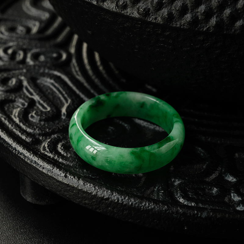 天然糯种翡翠指环-红掌柜