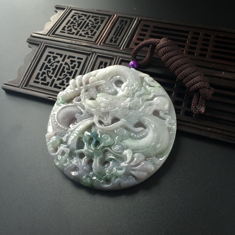 糯种春带彩翡翠龙牌-红掌柜