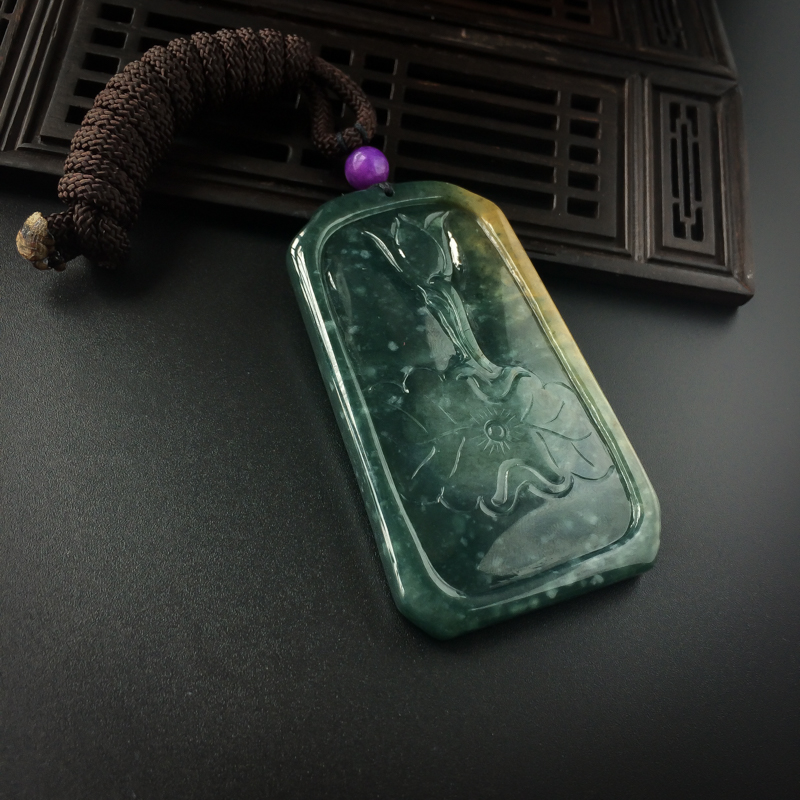 糯种翡翠吊坠-红掌柜