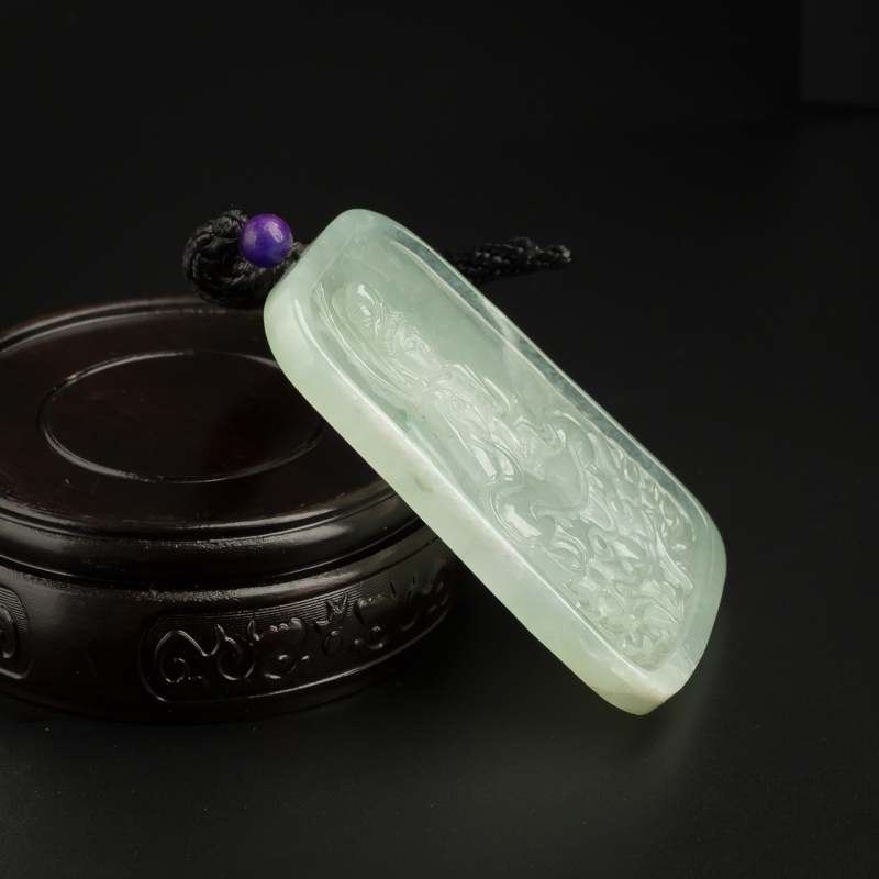 缅甸天然糯种浅绿翡翠吊坠-红掌柜