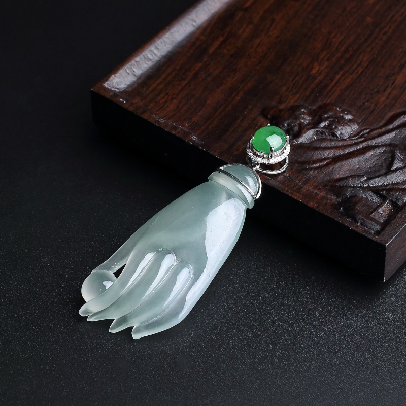 18K镶淡绿翡翠佛手吊坠-红掌柜
