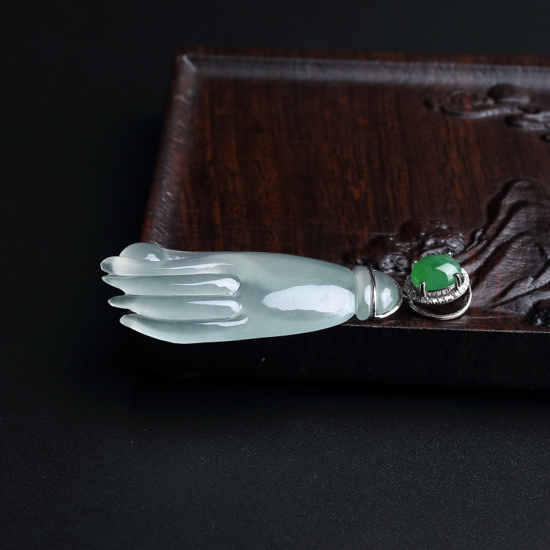 18K镶冰糯种淡绿翡翠吊坠-红掌柜