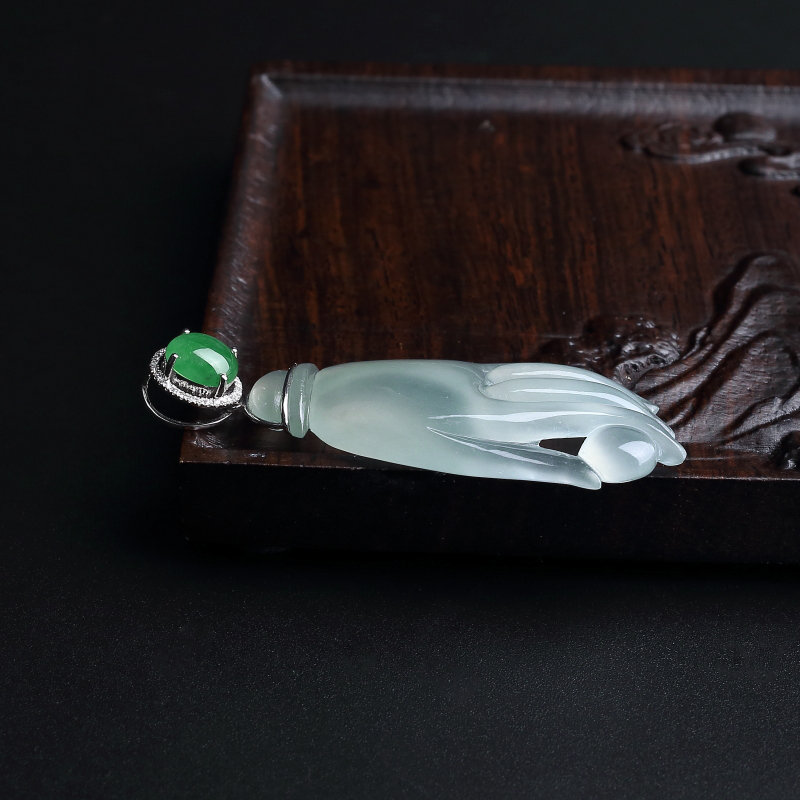 18K镶冰糯种翡翠吊坠-红掌柜