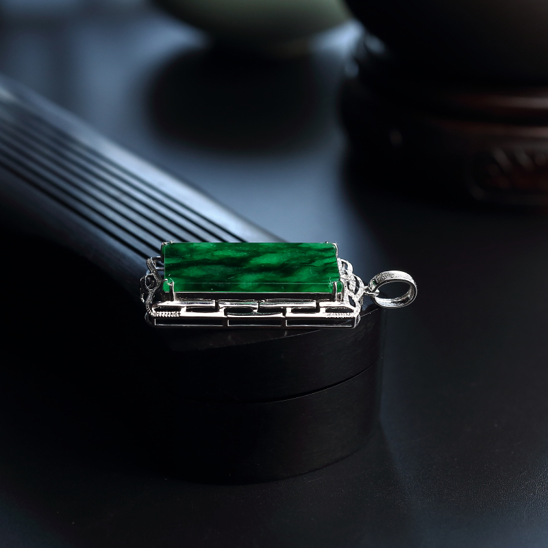 18K金镶糯种翡翠无事牌吊坠-红掌柜