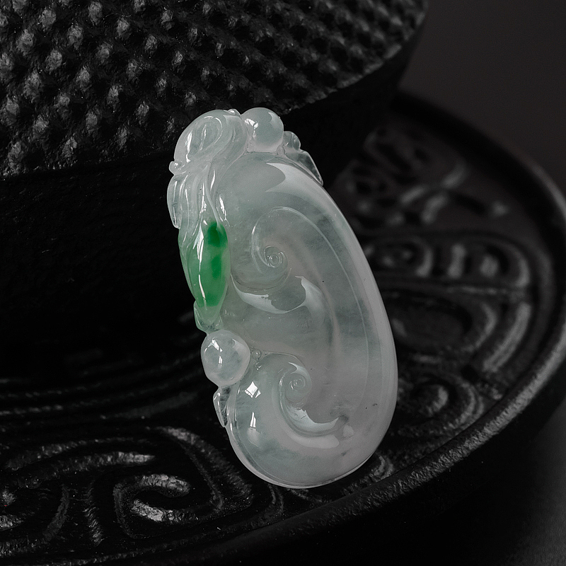 缅甸冰糯种飘绿翡翠如意吊坠-红掌柜