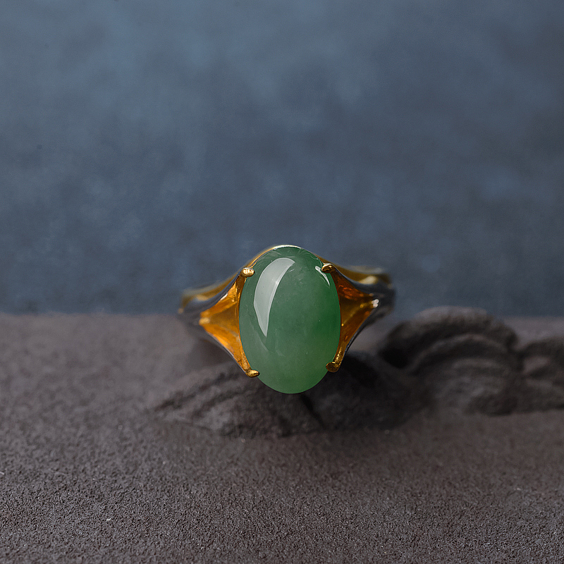 糯冰种阳绿翡翠戒面-红掌柜