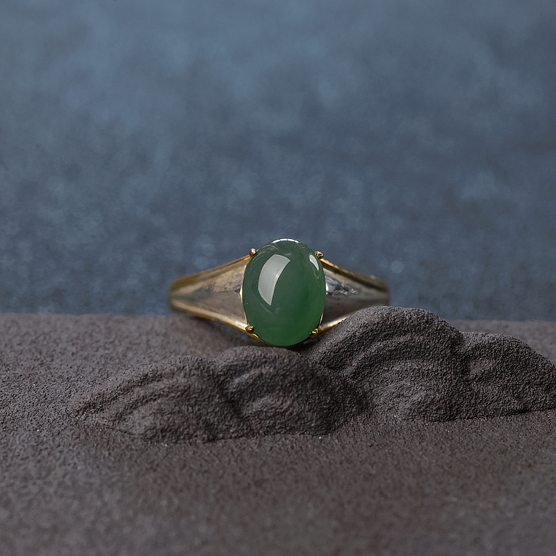 糯冰种阳绿翡翠戒面-红掌柜