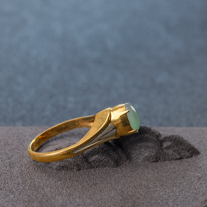 天然糯冰种浅绿翡翠戒面-红掌柜