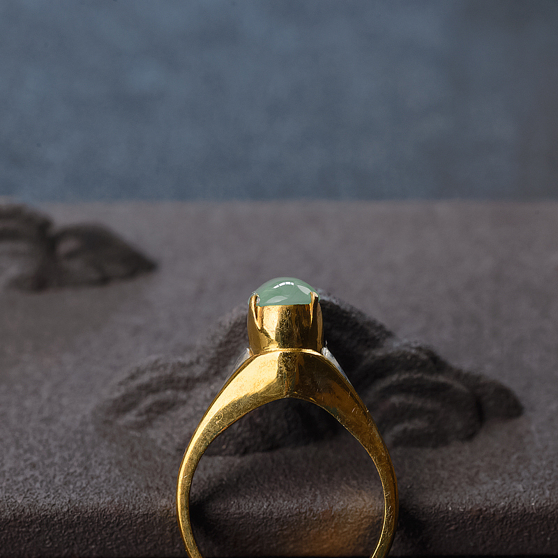 缅甸A货糯冰种浅绿翡翠戒面-红掌柜