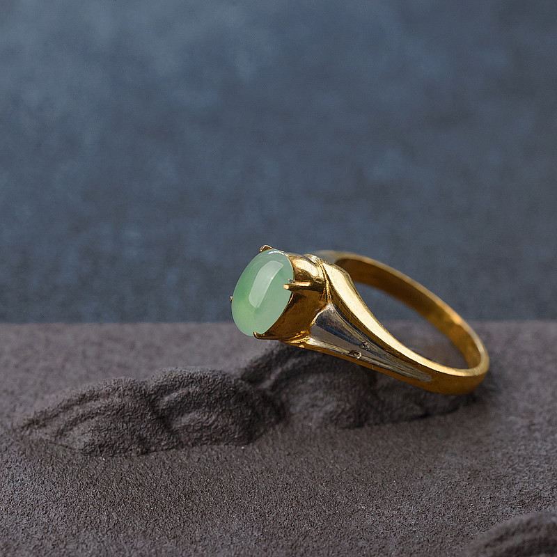 糯冰种翡翠-红掌柜