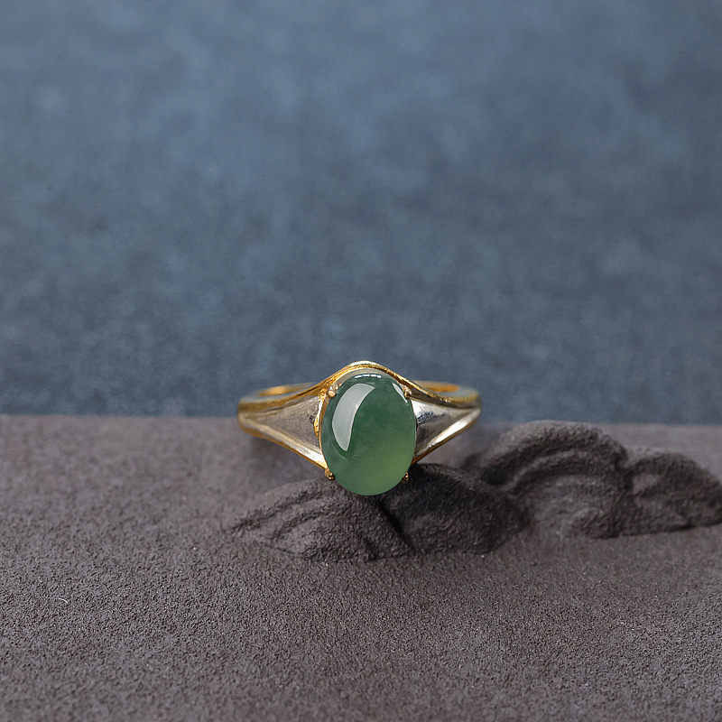 糯冰种阳绿翡翠戒面-红掌柜