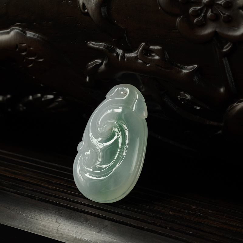 天然糯种飘绿翡翠如意吊坠-红掌柜