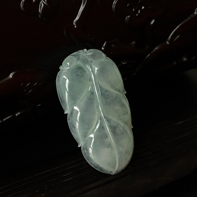 缅甸冰糯种浅绿翡翠叶子吊坠-红掌柜