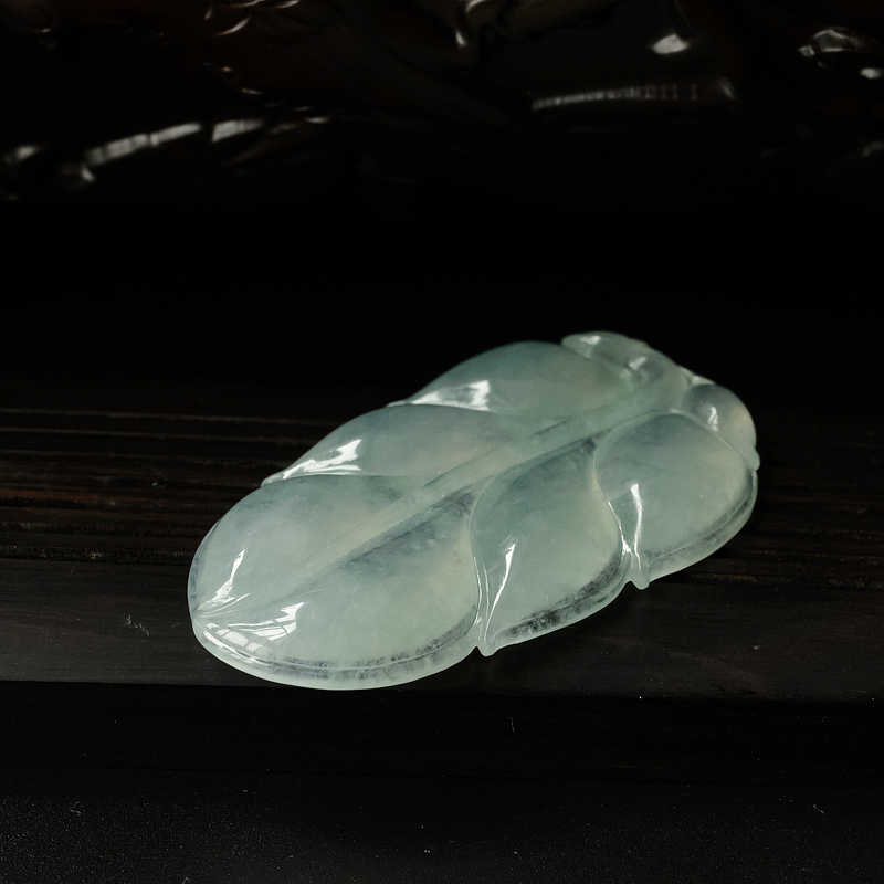 缅甸天然冰糯种浅绿翡翠吊坠-红掌柜