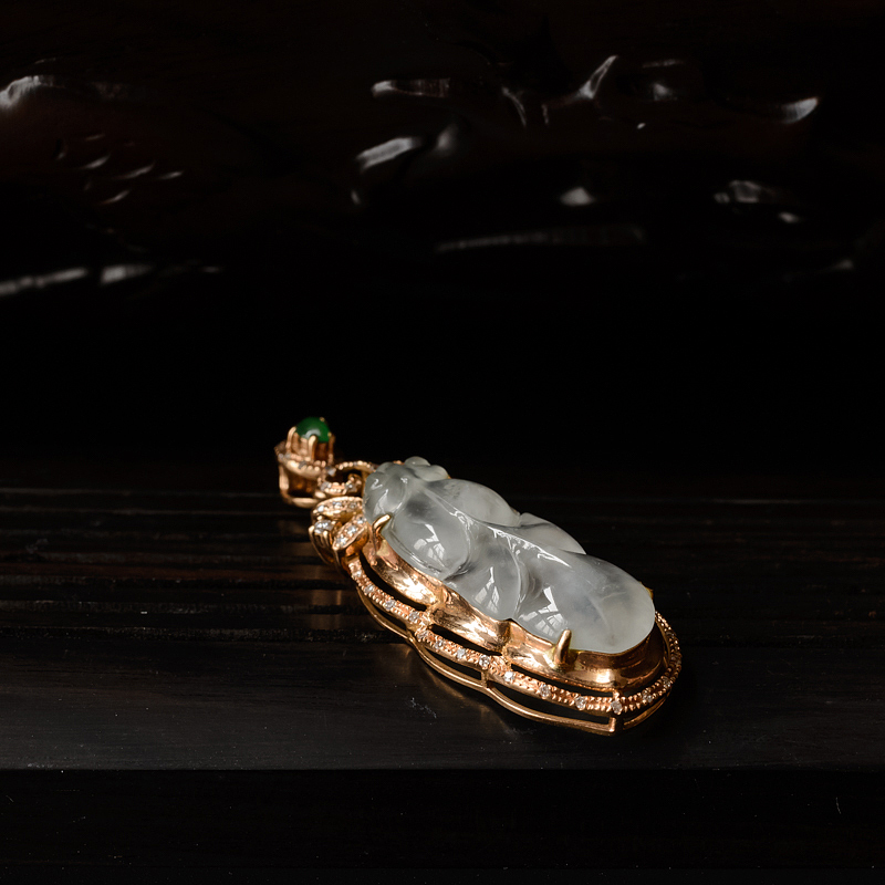 18K镶钻缅甸天然翡翠金鱼吊坠-红掌柜