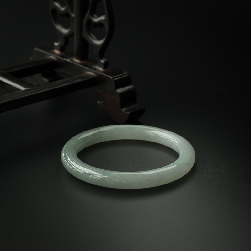 淡绿翡翠手镯 - 红掌柜