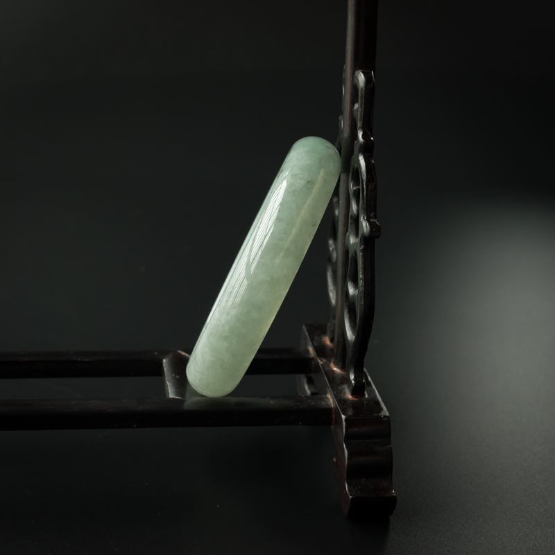 浅绿翡翠手镯-红掌柜