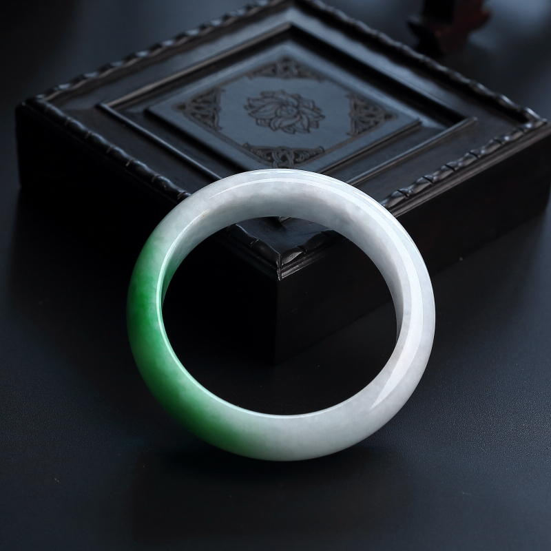 56#糯种飘绿翡翠手镯-红掌柜