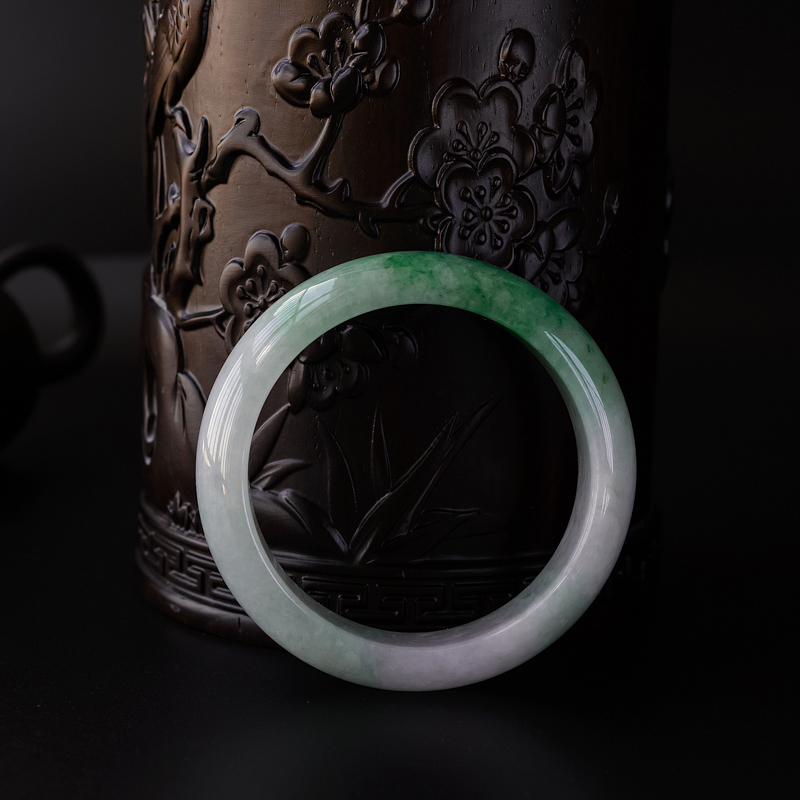 糯种飘绿翡翠手镯-红掌柜