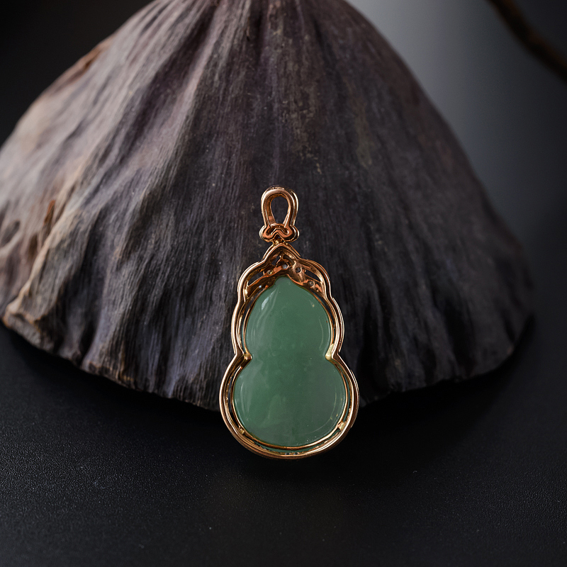18K金糯种苹果绿翡翠葫芦吊坠 - 红掌柜