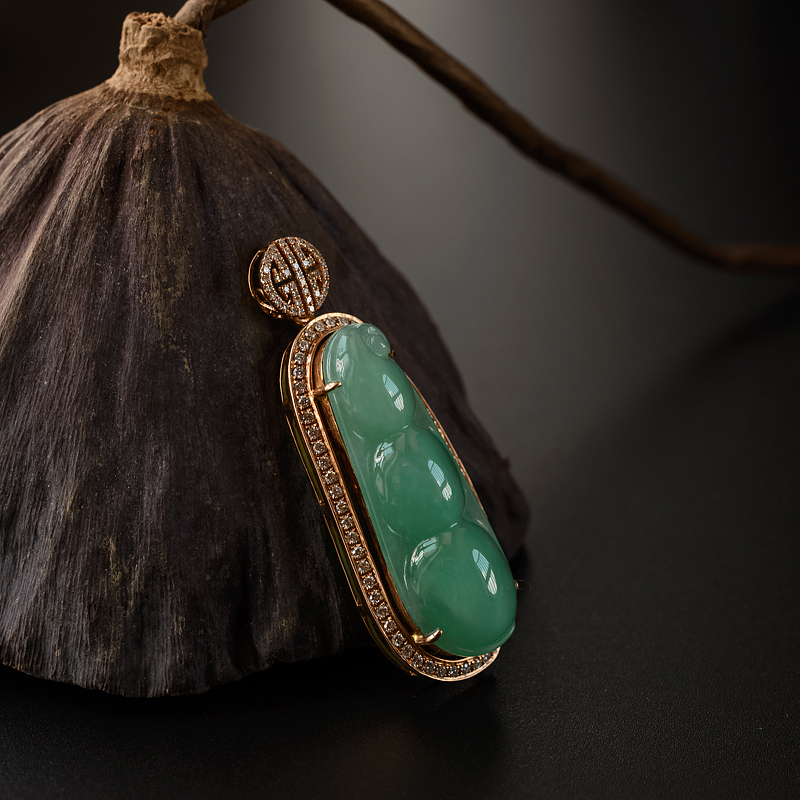 天然18k镶糯种苹果绿福豆吊坠 - 红掌柜