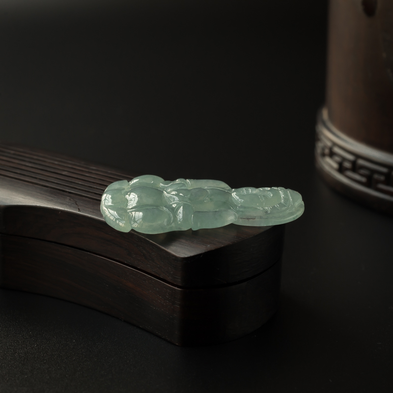 缅甸天然糯种翡翠观音吊坠-红掌柜