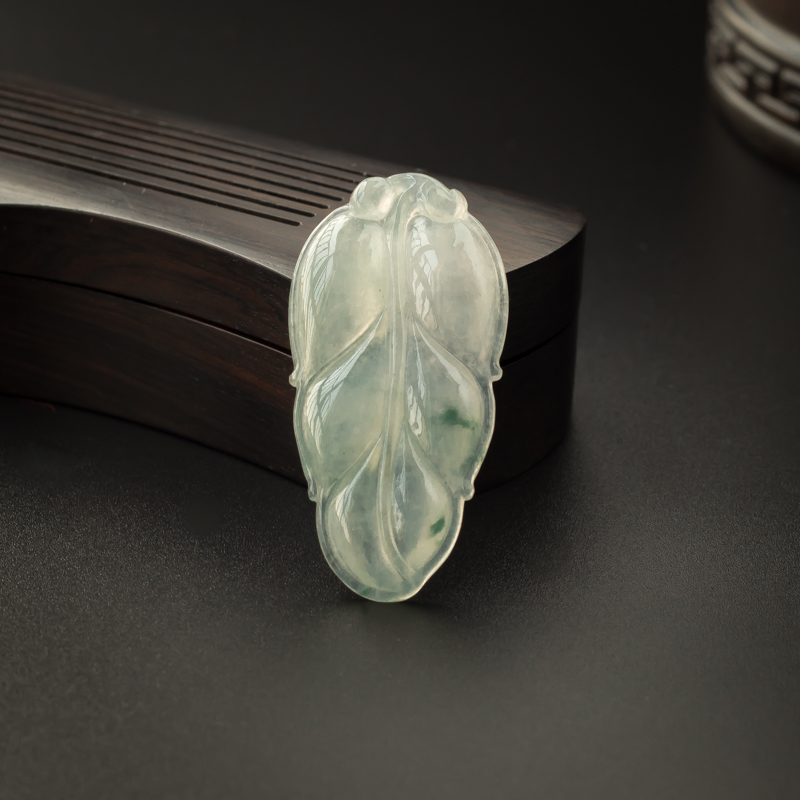 缅甸冰糯种飘花翡翠叶子吊坠-红掌柜