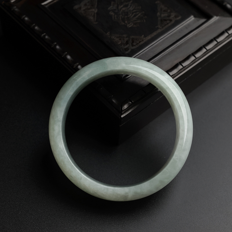 57#糯种浅绿翡翠手镯-红掌柜