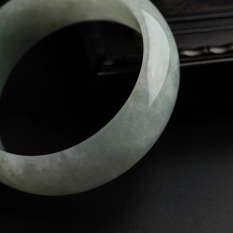 糯种浅绿翡翠手镯-红掌柜