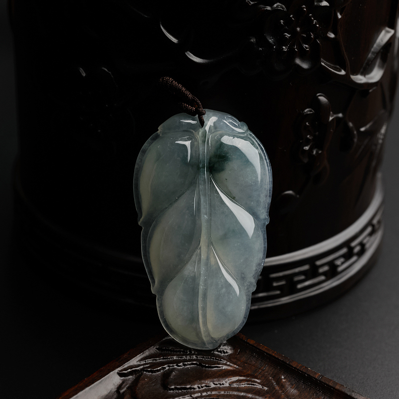 缅甸A货天然冰糯种翡翠叶子吊坠 - 红掌柜