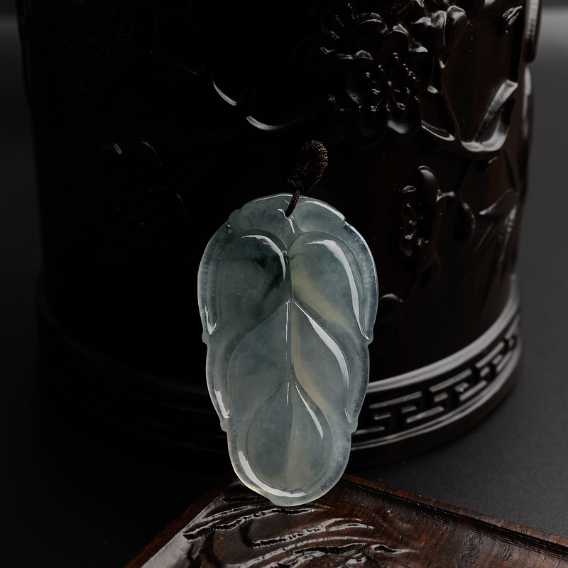 冰糯种翡翠叶子吊坠 - 红掌柜