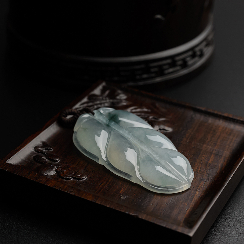 翡翠叶子吊坠 - 红掌柜