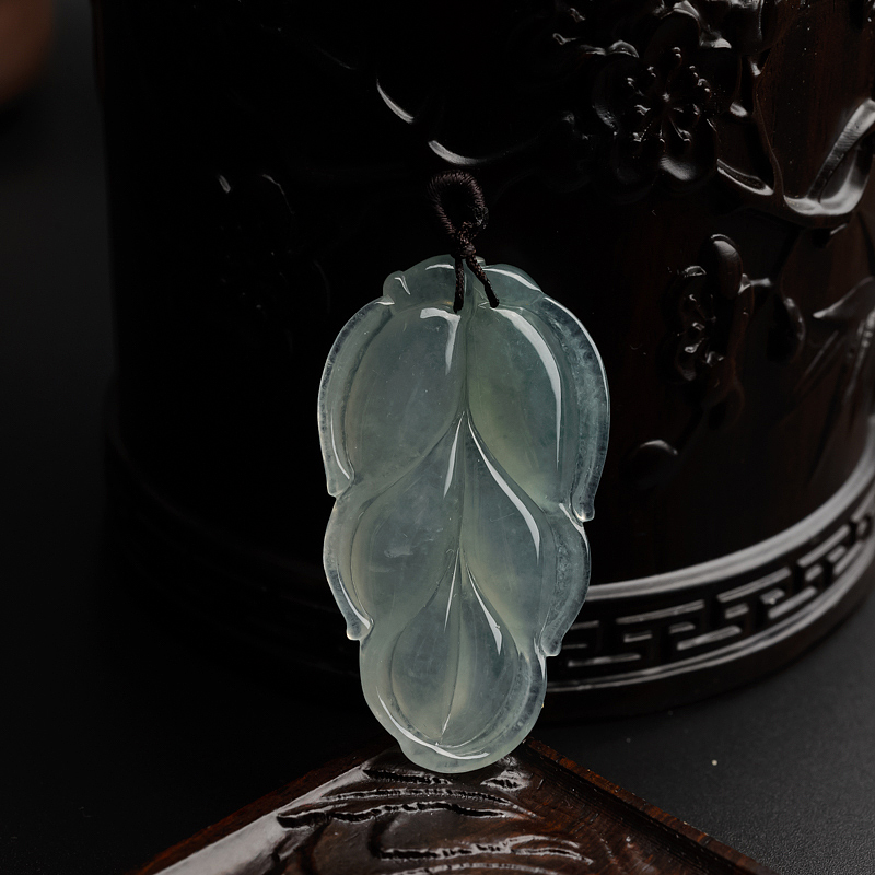 冰糯种翡翠叶子吊坠-红掌柜
