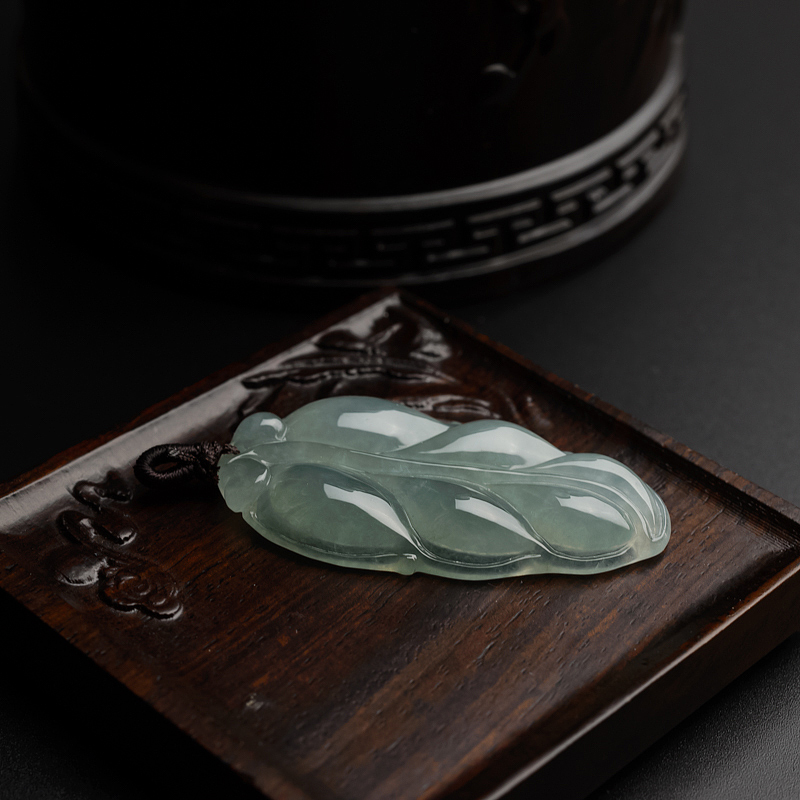 天然冰糯种淡绿翡翠叶子吊坠-红掌柜