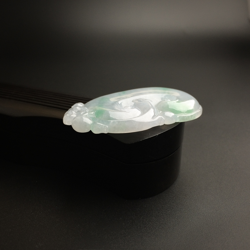 缅甸天然糯种翡翠如意吊坠-红掌柜