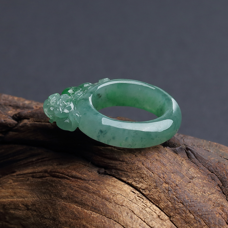糯冰种翡翠戒指-红掌柜