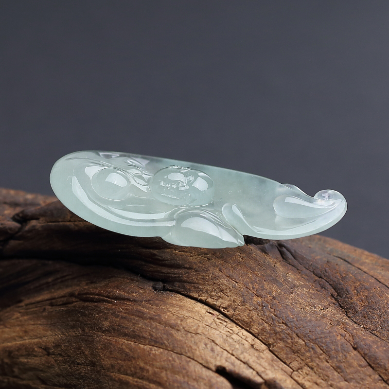 冰种浅绿翡翠吊坠-红掌柜