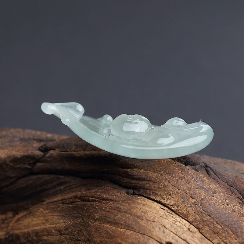 冰种浅绿翡翠莲花童子-红掌柜