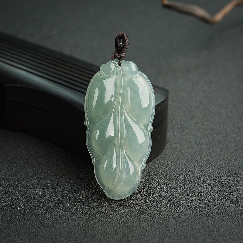 糯冰种浅绿翡翠叶子吊坠-红掌柜