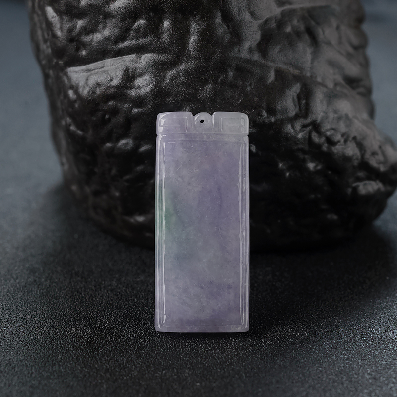 俏色翡翠无事牌吊坠 - 红掌柜