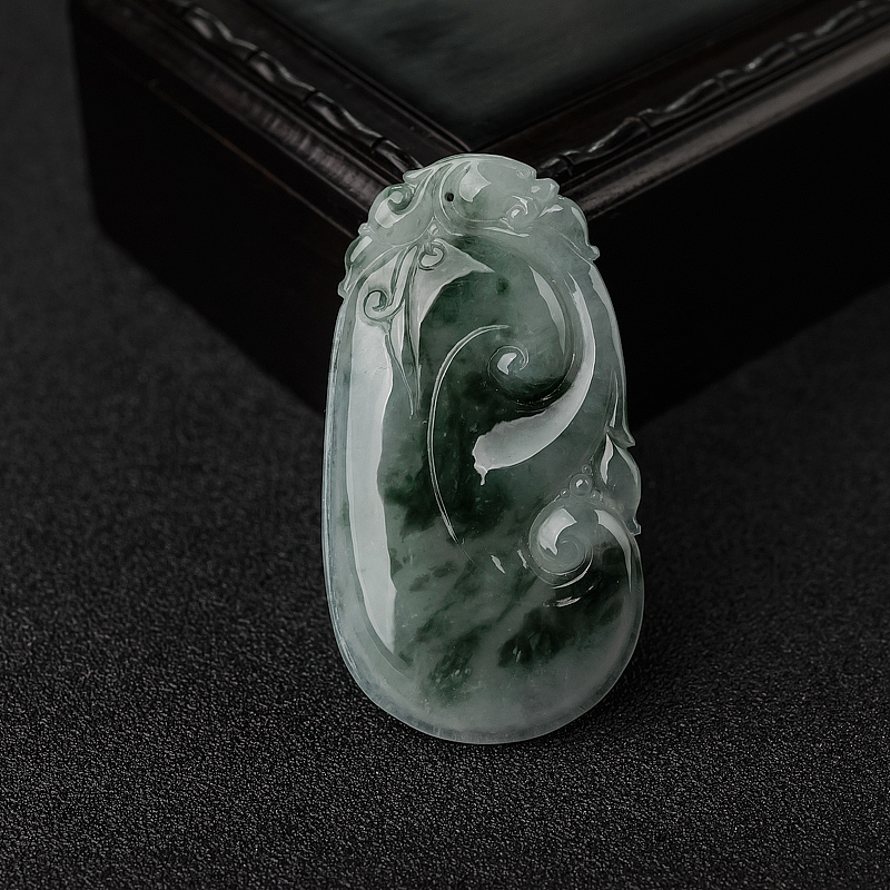 糯种飘花翡翠如意吊坠-红掌柜